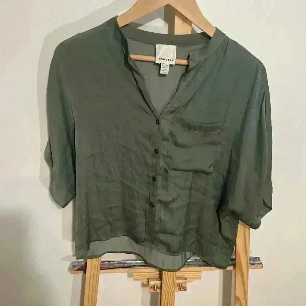 Industry Republic Clothing Airflow Elbow Sleeve Popover Shirt button down Green